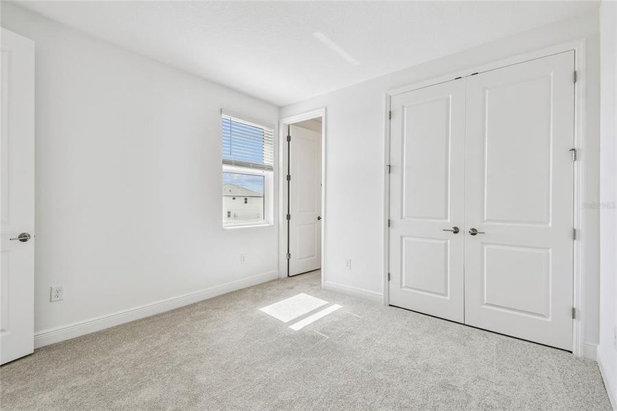 Spacious, unfurnished interior of a new home in Hawkstone, Sarasota (Image 32).