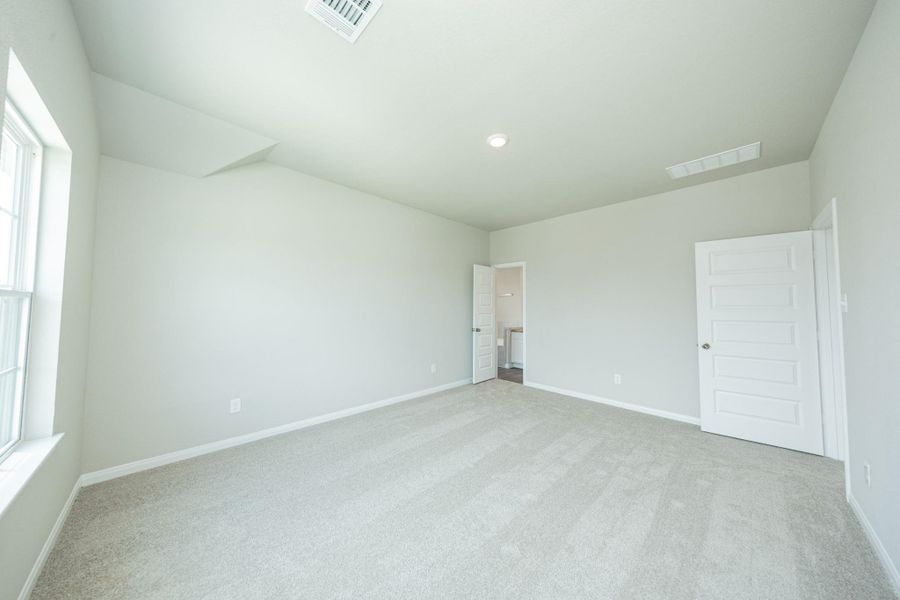 Spacious, unfurnished interior of a new home in Cliffstone Hills, Conroe (Image 14). Spacious, unfurnished interior of a new home in Cliffstone Hills, Conroe (Image 14).