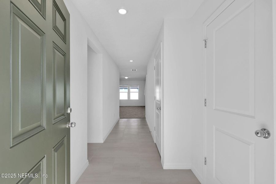 Spacious, unfurnished interior of a new home in Wells Landing, Jacksonville (Image 12).