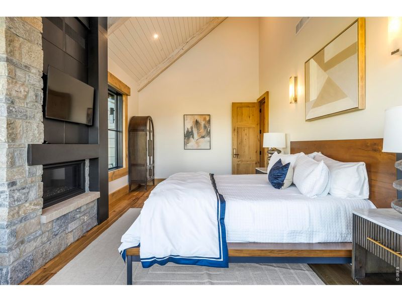 Furnished interior view inside a new home in , Lafayette (Image 13).