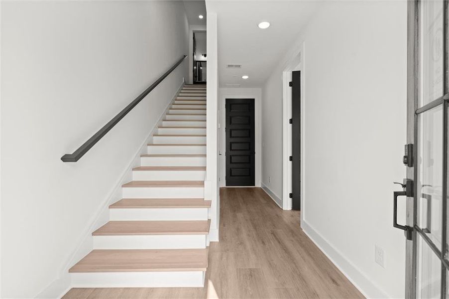 Spacious, unfurnished interior of a new home in , Alpharetta (Image 19).