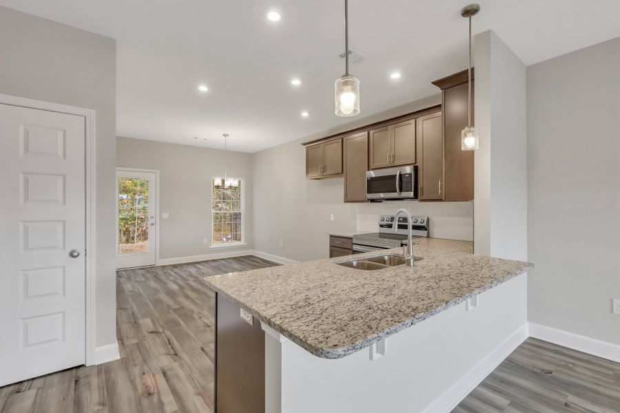 Hampton – Kitchen with Breakfast Area Hampton – Kitchen with Breakfast Area