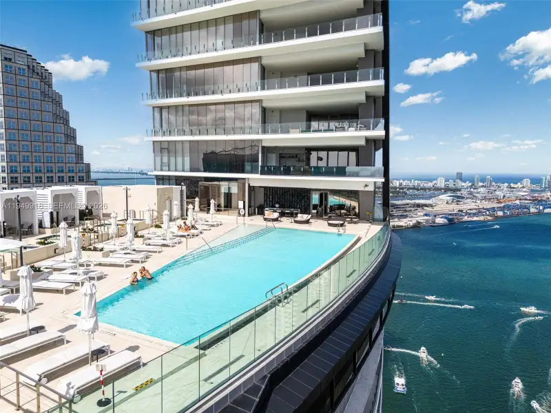 Condo located in Miami, FL showcasing its design and architecture (Image 34).