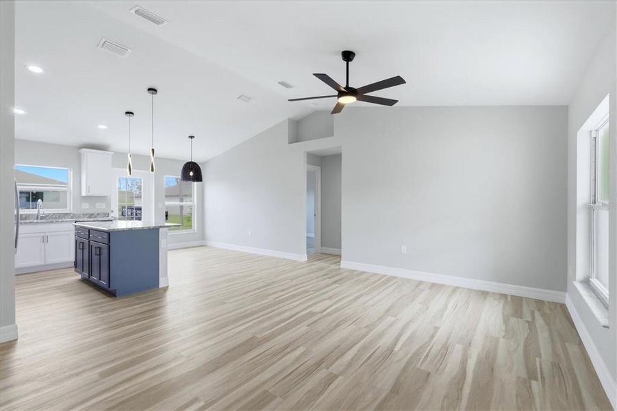 Spacious, unfurnished interior of a new home in , Englewood (Image 11).