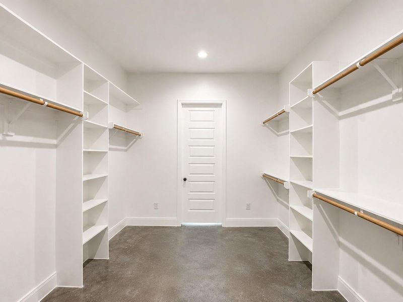 Spacious, unfurnished interior of a new home in , Willis (Image 22).