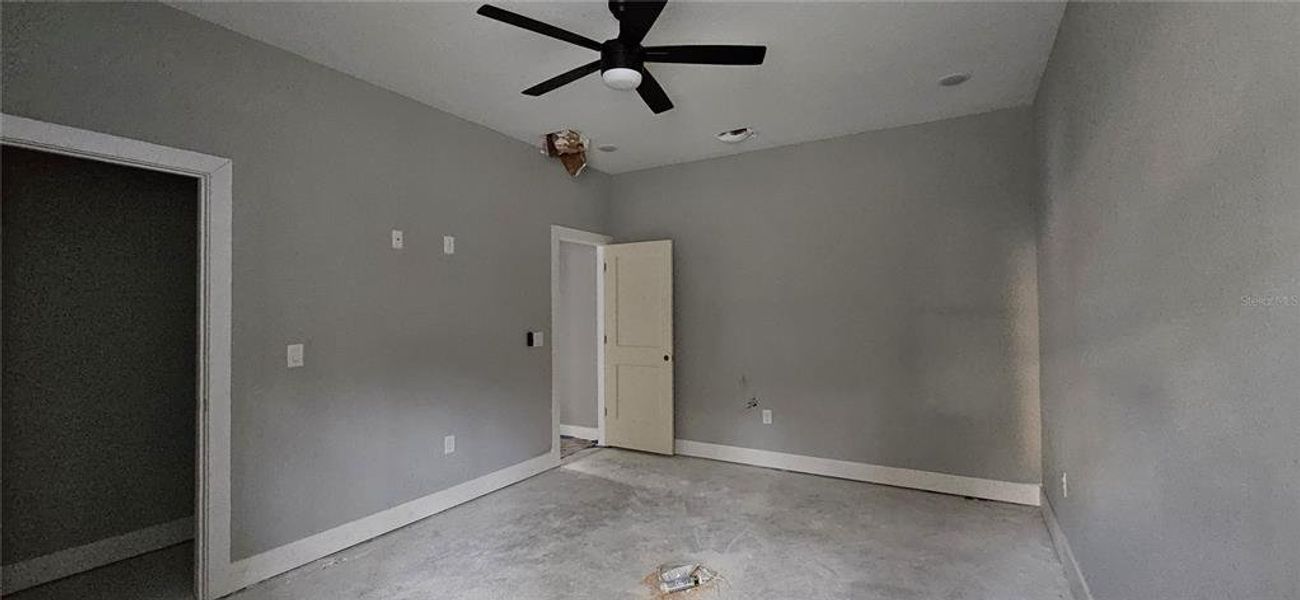 Spacious, unfurnished interior of a new home in , Eustis (Image 8).