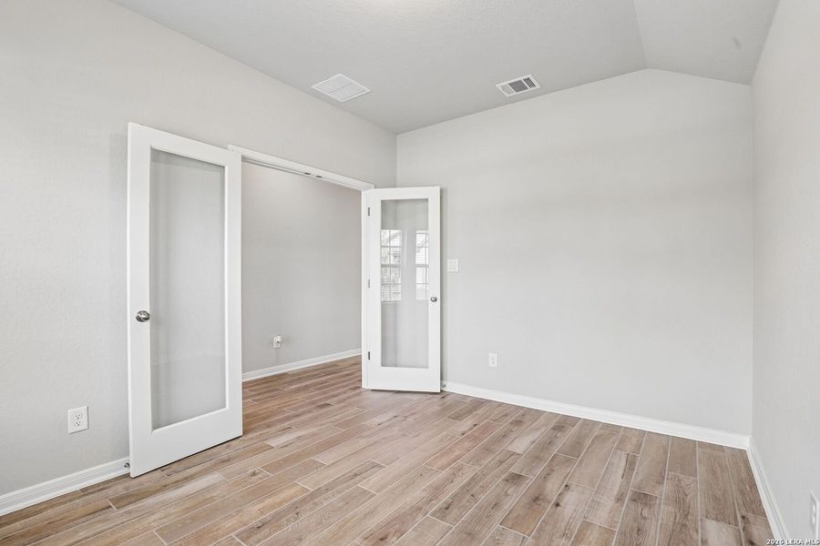 Spacious, unfurnished interior of a new home in Kallison Ranch, San Antonio (Image 37).
