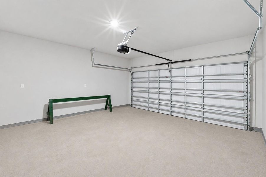 Spacious, unfurnished interior of a new home in Rollingbrook Estates, Baytown (Image 25).