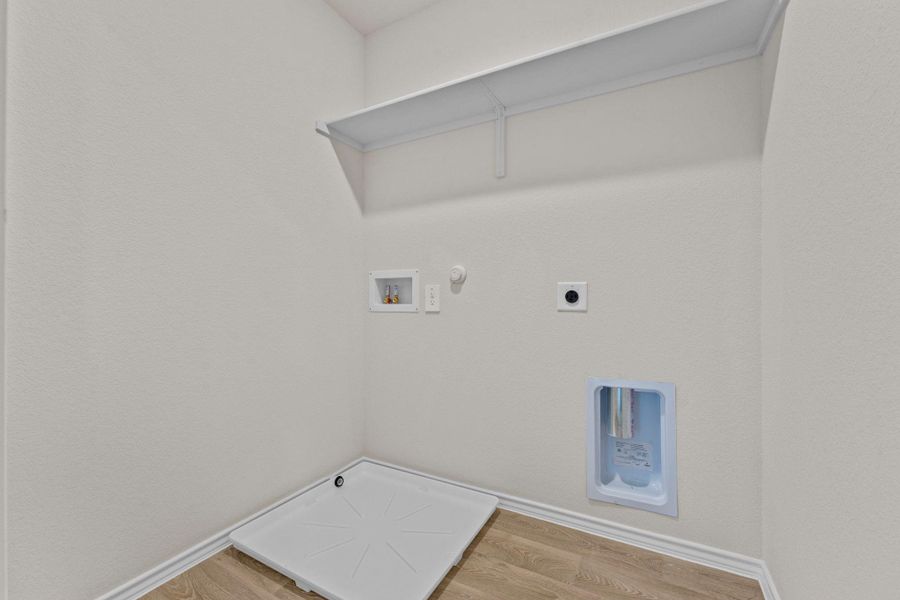 Spacious, unfurnished interior of a new home in Bollinger, Maxwell (Image 12).