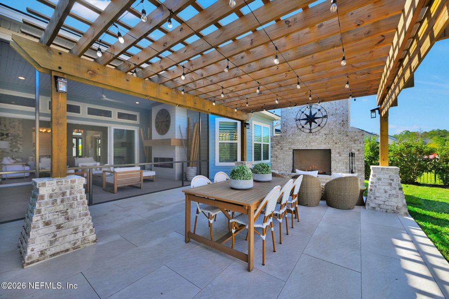 Exterior details and patio area of a home in Palmetto Cove, Ponte Vedra (Image 19).