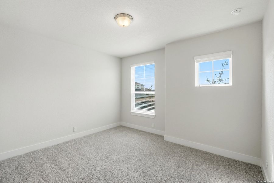 Spacious, unfurnished interior of a new home in Esperanza 50's, Boerne (Image 27).
