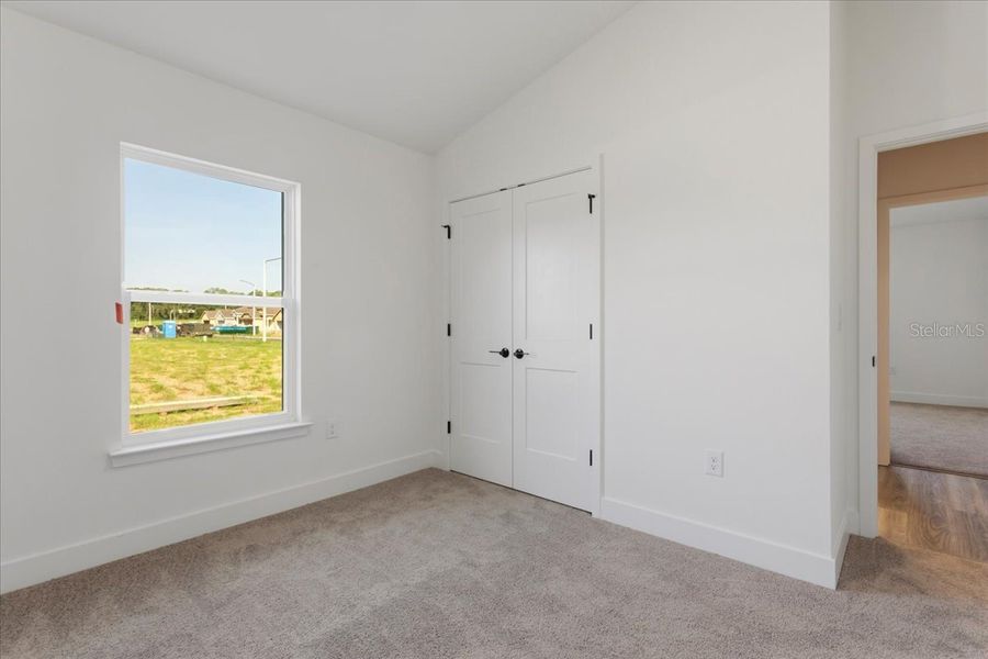 Spacious, unfurnished interior of a new home in Kirkland Farms, Alachua (Image 26).