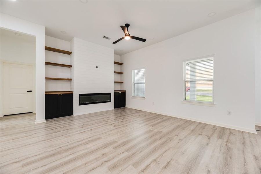 Spacious, unfurnished interior of a new home in , Fort Worth (Image 14).