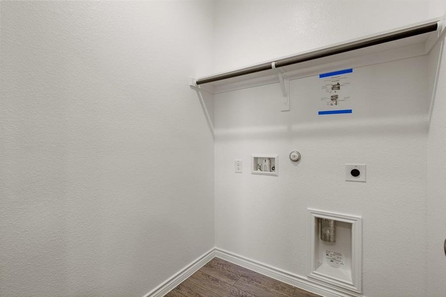 Spacious, unfurnished interior of a new home in Rocky Creek Crossing, Fort Worth (Image 7). Spacious, unfurnished interior of a new home in Rocky Creek Crossing, Fort Worth (Image 7).