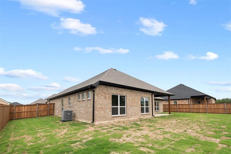 Exterior details and patio area of a home in , Mabank (Image 26).