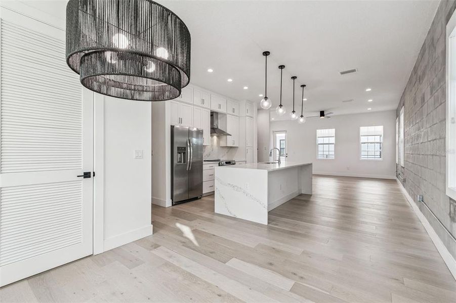 Spacious, unfurnished interior of a new home in , St. Petersburg (Image 44).