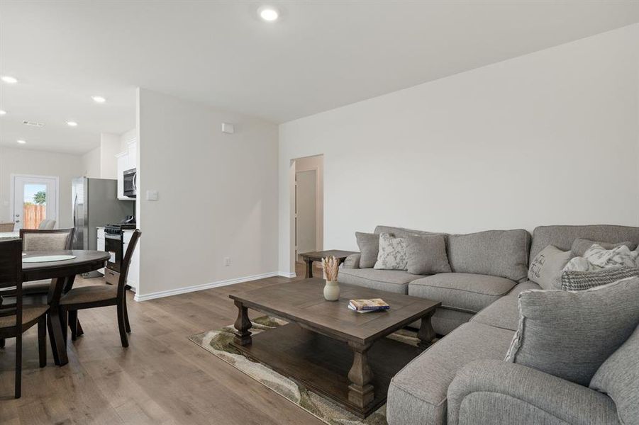 Furnished interior view inside a new home in Elevon, Lavon (Image 17).