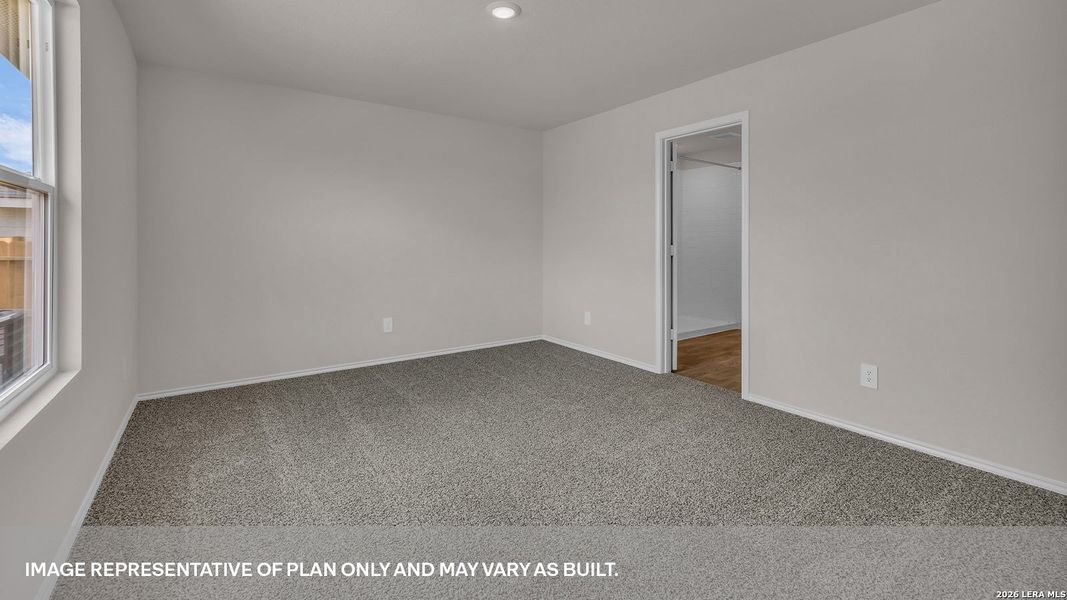 Spacious, unfurnished interior of a new home in Ladera, Luling (Image 20).