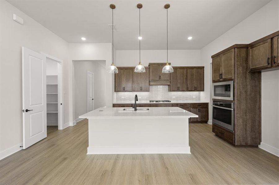 2507 Prairie Willow- Kitchen-2 2507 Prairie Willow- Kitchen-2