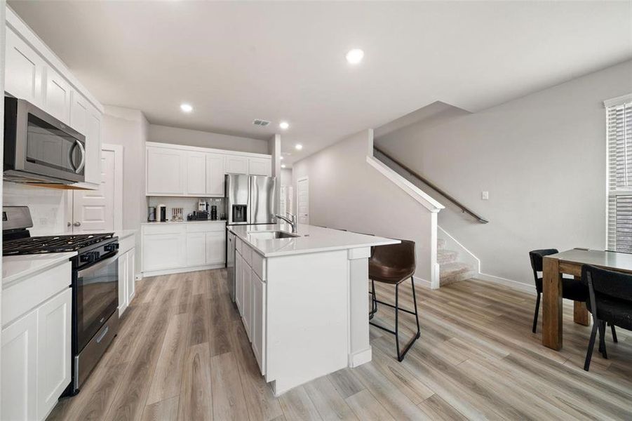 Furnished interior view inside a new home in Eastridge, McKinney (Image 10).