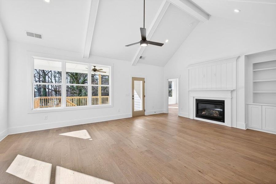 Spacious, unfurnished interior of a new home in , Marietta (Image 44).