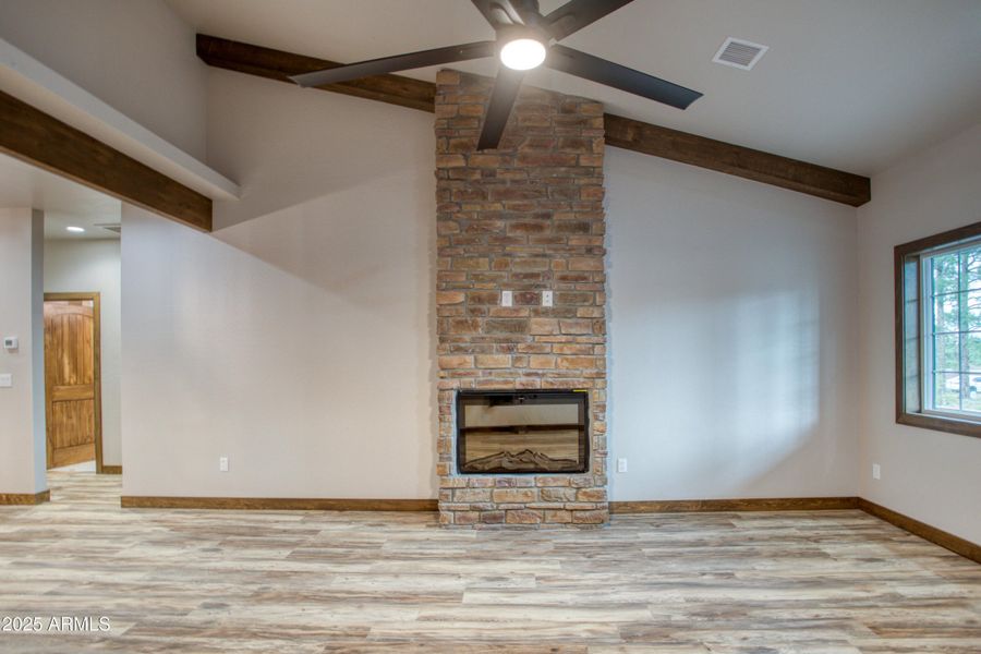 LIVING FIREPLACE LIVING FIREPLACE