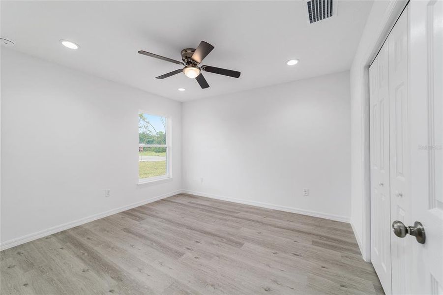 Spacious, unfurnished interior of a new home in , Silver Springs (Image 38).