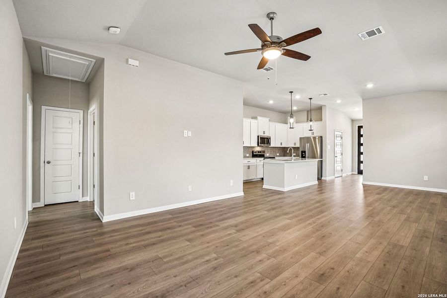 Spacious, unfurnished interior of a new home in Sagebrooke - Premier Series, San Antonio (Image 23).