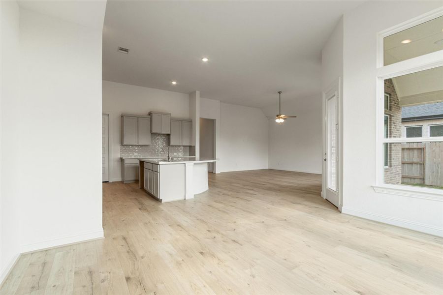 Spacious, unfurnished interior of a new home in Brookewater, Rosenberg (Image 10). Spacious, unfurnished interior of a new home in Brookewater, Rosenberg (Image 10).