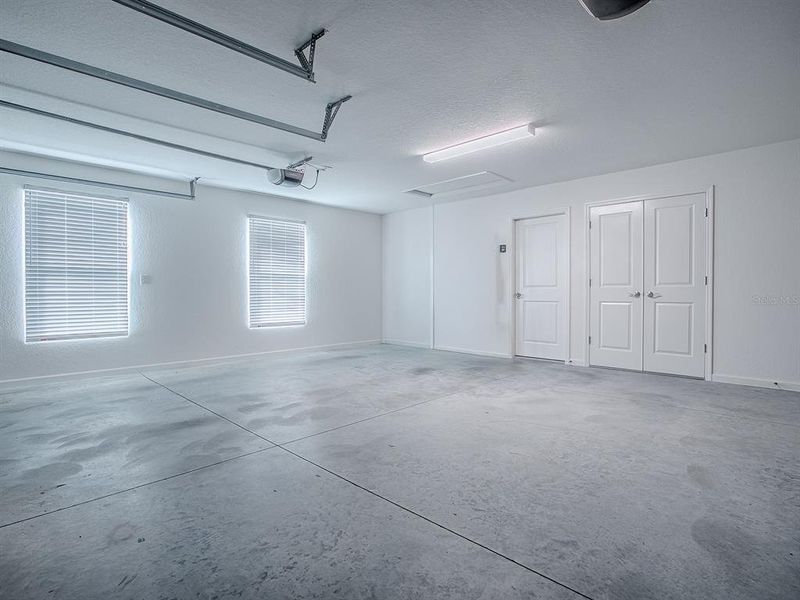 Spacious, unfurnished interior of a new home in , The Villages (Image 22).