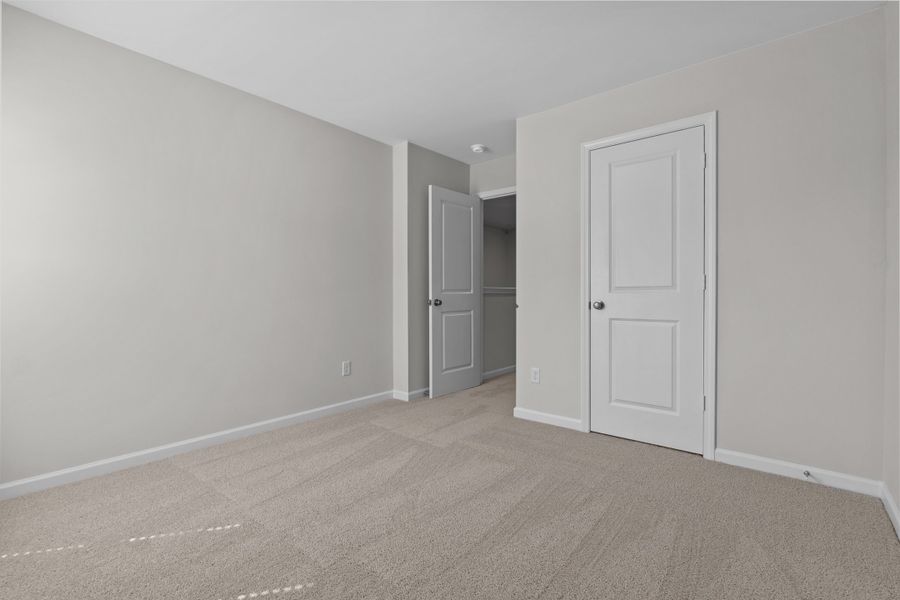 Spacious, unfurnished interior of a new home in Harmon Hill Estates, Hopkins (Image 24).
