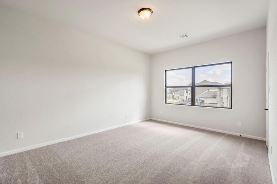 Spacious, unfurnished interior of a new home in Jordan Ranch 70' Lots, Fulshear (Image 27). Spacious, unfurnished interior of a new home in Jordan Ranch 70' Lots, Fulshear (Image 27).