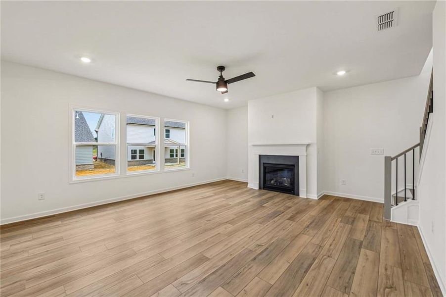 Spacious, unfurnished interior of a new home in Eastlyn Crossing, Flowery Branch (Image 17).