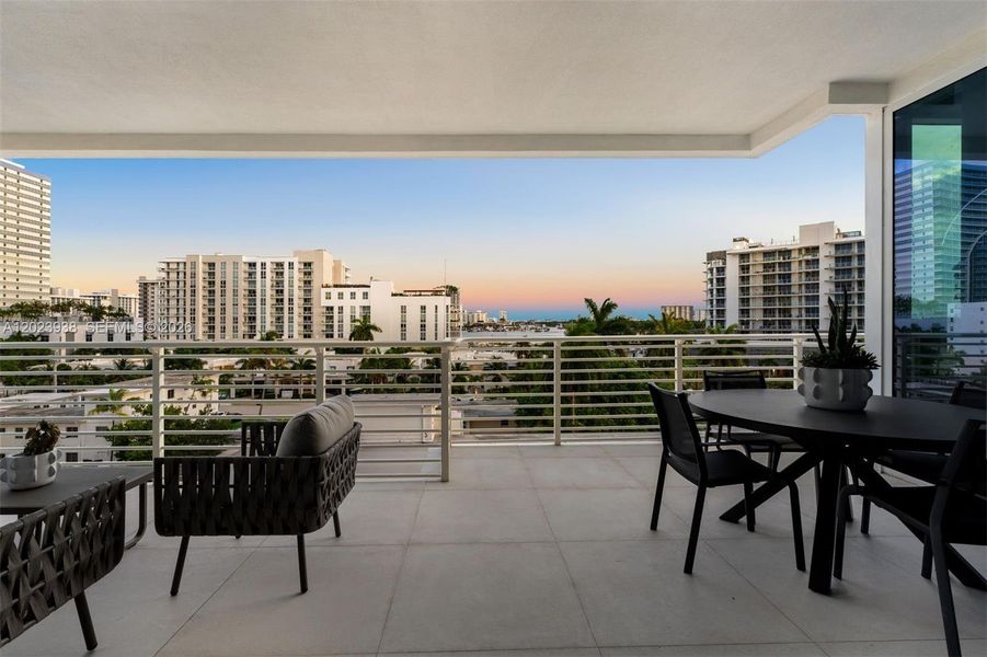 Condo located in Fort Lauderdale, FL showcasing its design and architecture (Image 2). Condo located in Fort Lauderdale, FL showcasing its design and architecture (Image 2).