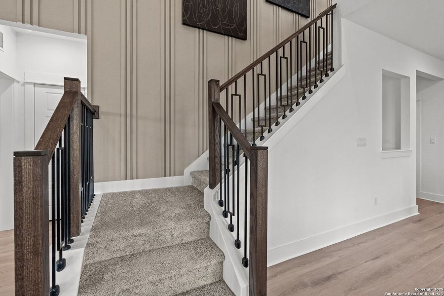 Spacious, unfurnished interior of a new home in Bison Ridge, San Antonio (Image 18).