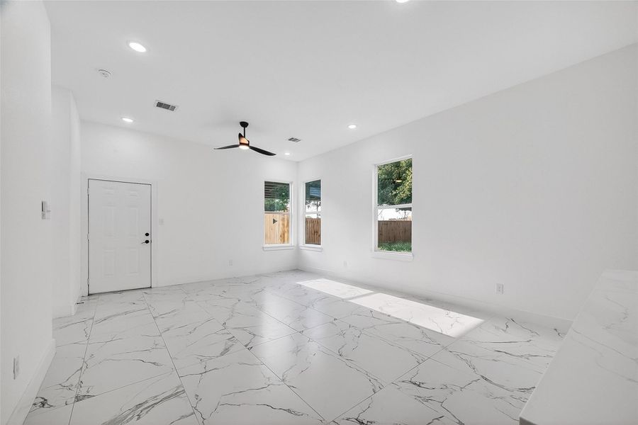 Spacious, unfurnished interior of a new home in , Houston (Image 19).