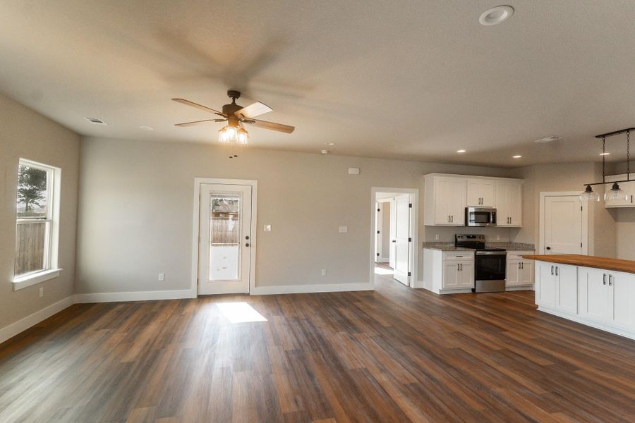 Spacious, unfurnished interior of a new home in , Smithville (Image 15).