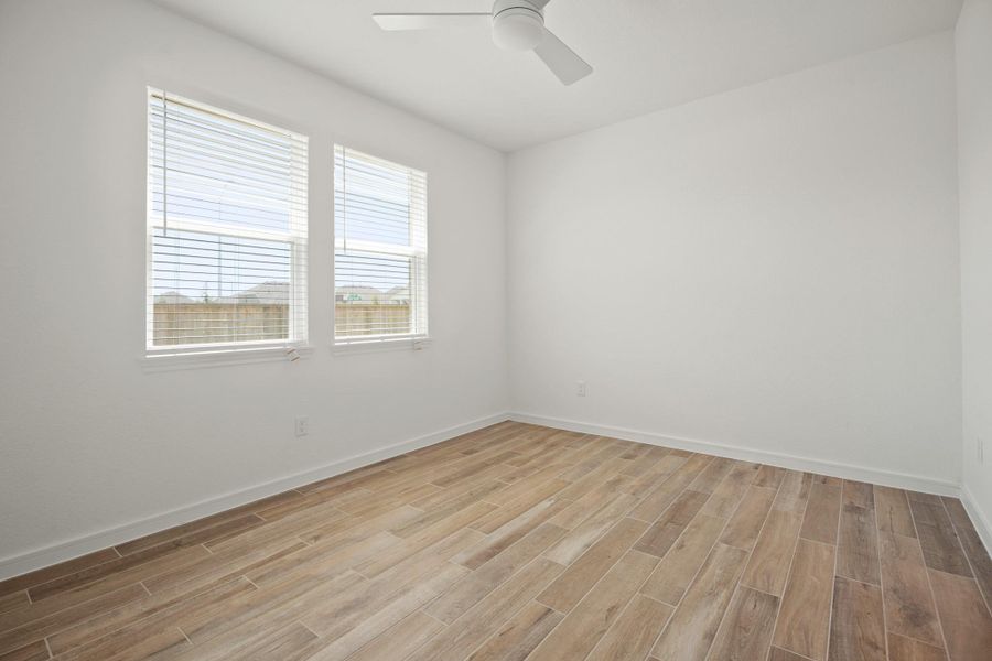 Convenient home office (*Photo not of actual home and used for illustration purposes only.) Convenient home office (*Photo not of actual home and used for illustration purposes only.)