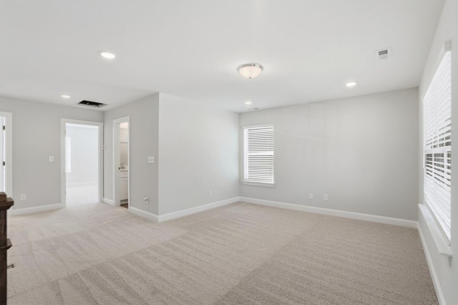 Spacious, unfurnished interior of a new home in Grier Meadows, Charlotte (Image 51).