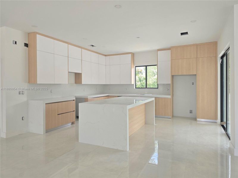 Image 36 of a home in .