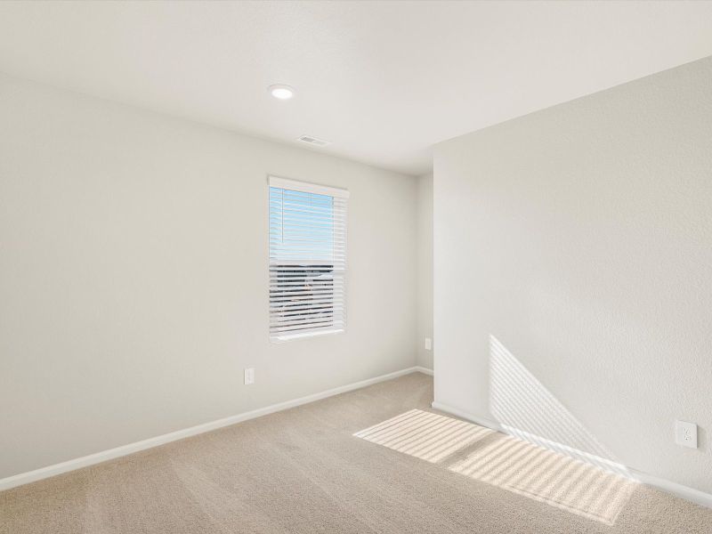 Spacious, unfurnished interior of a new home in Lorson Ranch : The Springs Collection, Colorado Springs (Image 15).