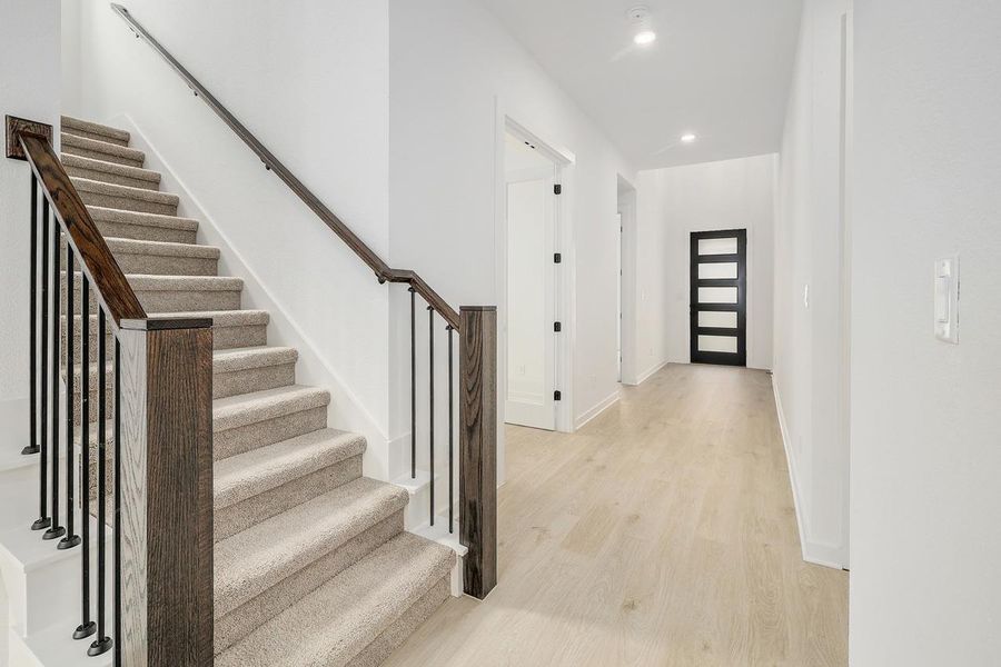 Spacious, unfurnished interior of a new home in Parkside On The River, Georgetown (Image 17).