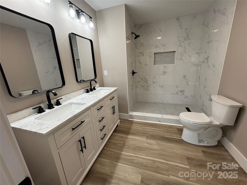 Furnished interior view inside a new home in , Lenoir (Image 6).