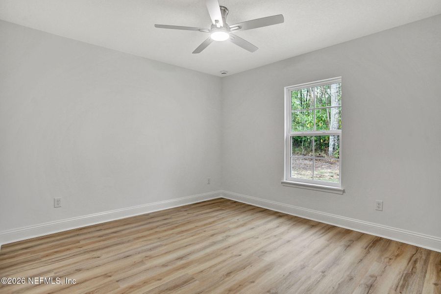 Spacious, unfurnished interior of a new home in , Middleburg (Image 14).