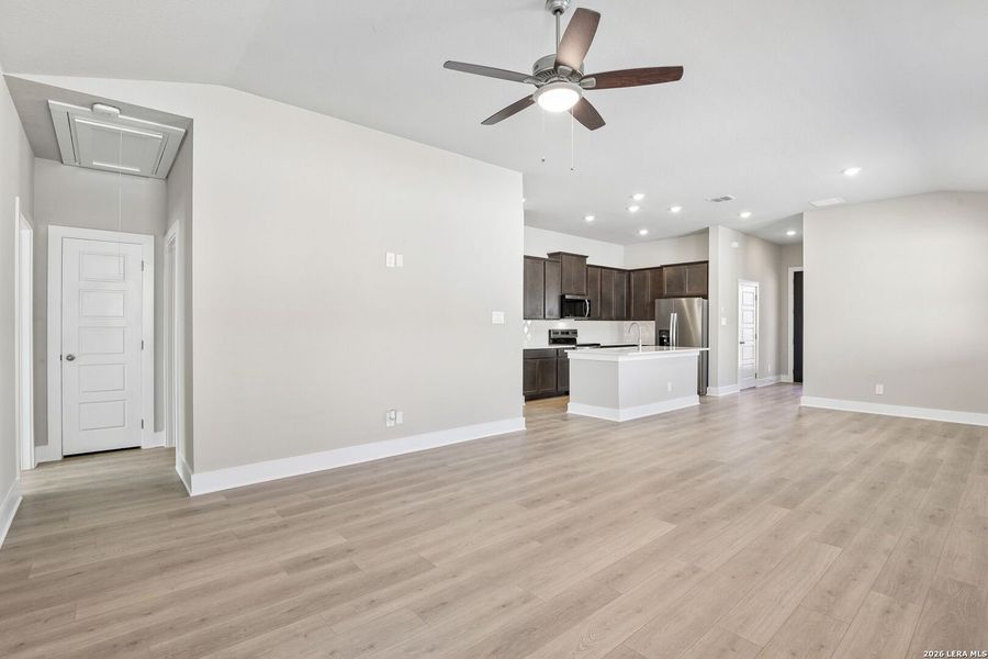 Spacious, unfurnished interior of a new home in Royal Crest, San Antonio (Image 23).
