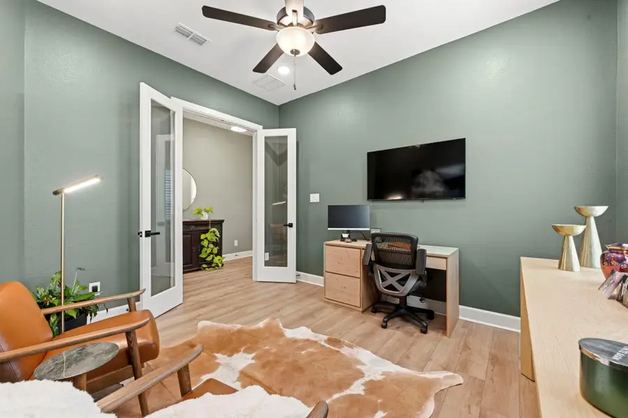 Furnished interior view inside a new home in , Conroe (Image 4).