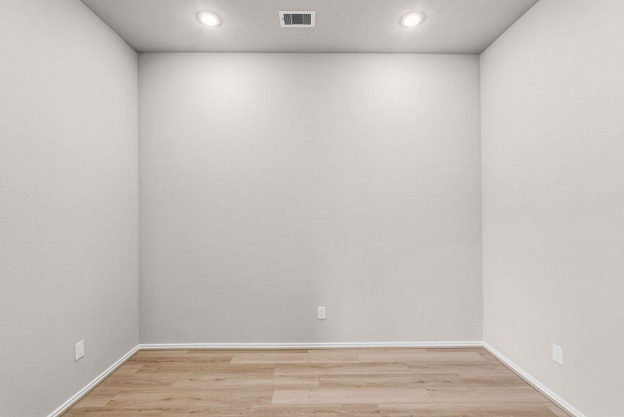 Spacious, unfurnished interior of a new home in Escondido, Magnolia (Image 20).