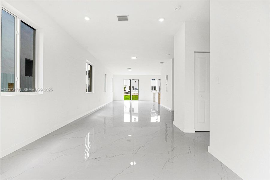 Spacious, unfurnished interior of a new home in , Miami (Image 106).