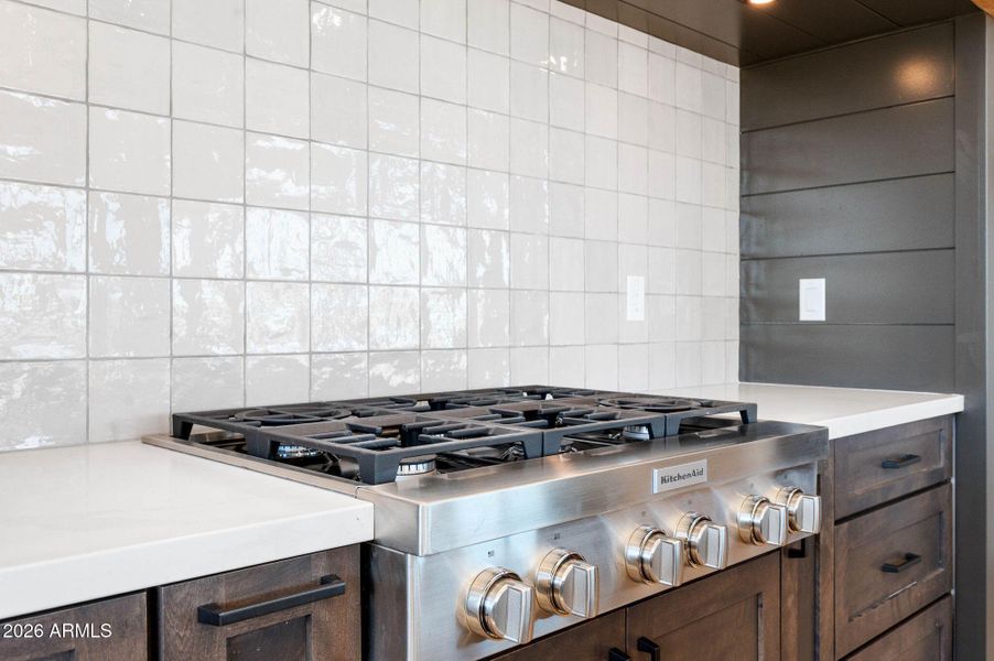 27-Kitchen (5) 27-Kitchen (5)