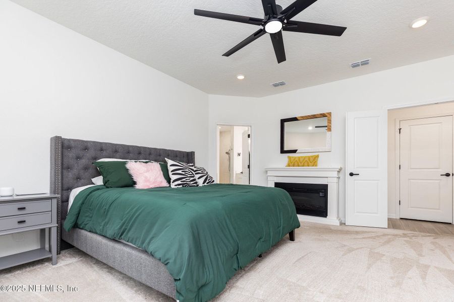 Furnished interior view inside a new home in Hyland Trail, Green Cove Springs (Image 29). Furnished interior view inside a new home in Hyland Trail, Green Cove Springs (Image 29).